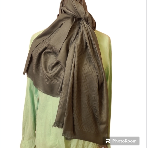 🧧 Fendi Zucca Silk & Cashmere Shawl🎗+GIFT(copy) - Picture 8 of 16